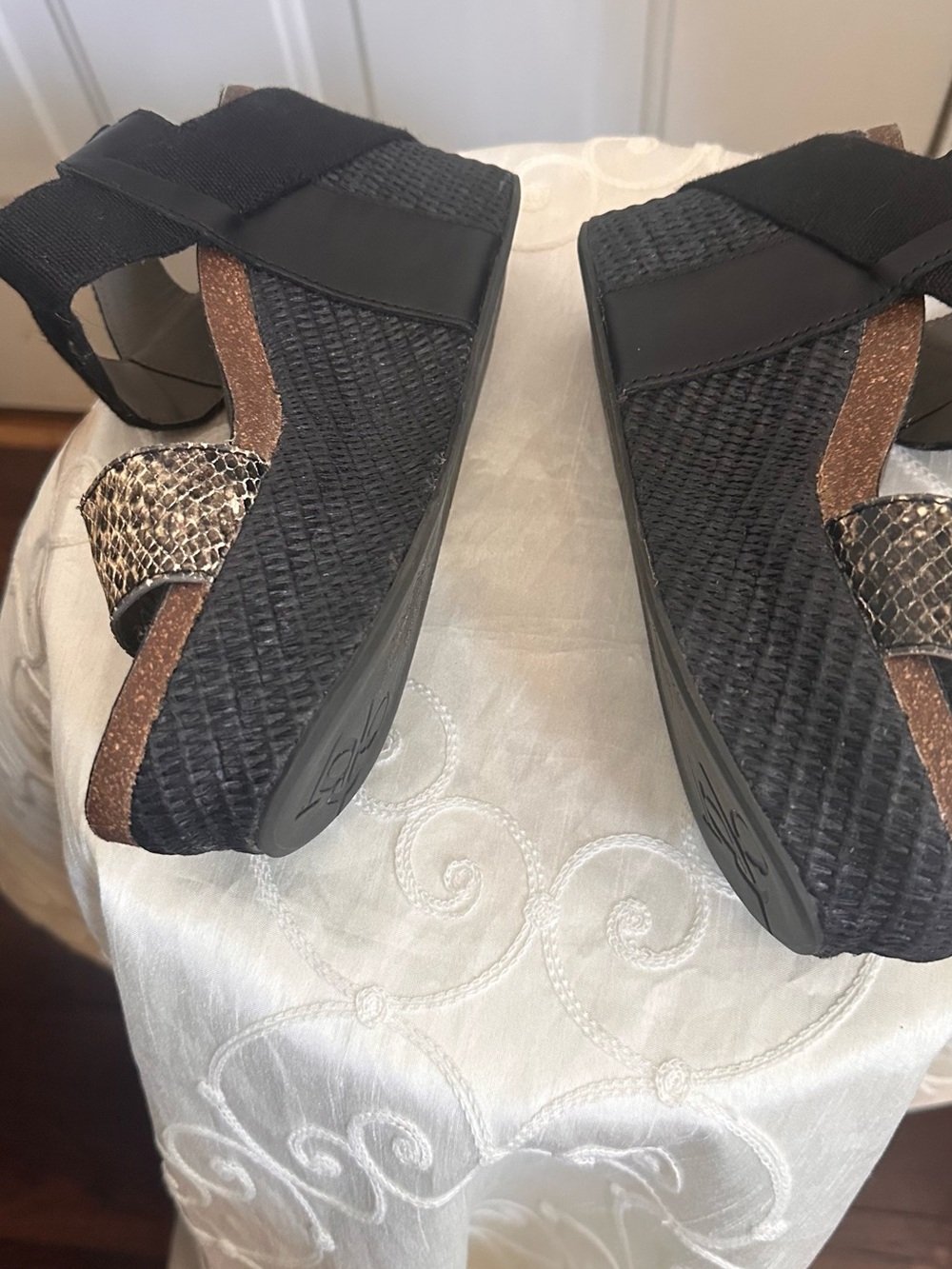 OTBT Black Elastic Wedge Sandals with Metallic Snake-Print Strap - Picture 5 of 10